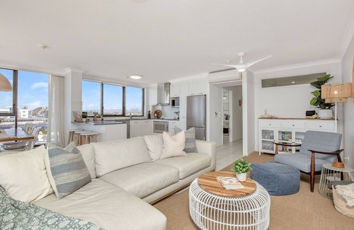 Mermaid Beach Apartment | SeaView Beachfront on Albatross