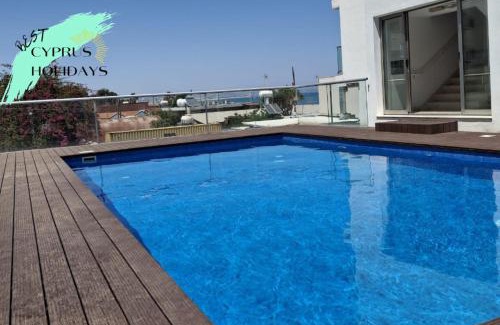 Skala Apartment | Seaview City Retreat