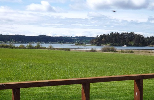 Lopez Island Condo | Seaview condo with deck & grassy lawn - walk to trails, restaurants & more