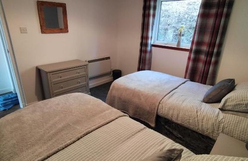 Isle of Arran House | Seaview cosy 2 bed home in Lamlash - 'Mid Drive'