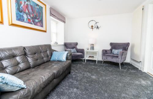 Glenisla Apartment | Seaview Cottage Central Dundee
