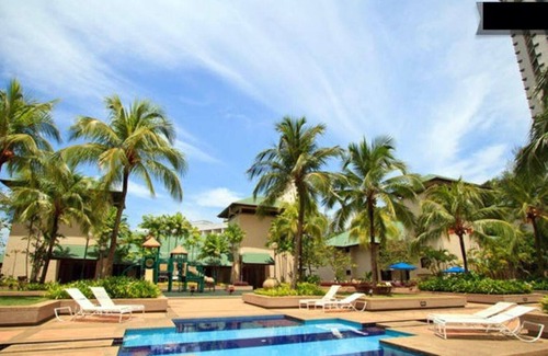 Tanjung Bungah Condo | Seaview Designer Condo by Beach with Big Pool