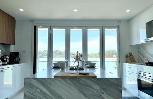 Talat Yai Ski Chalet | Seaview Duplex Home - Panwa Beach - Baan Jayden