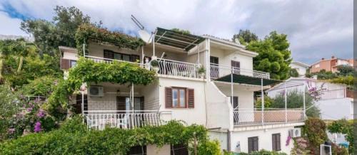 Stanici Apartment | Seaview Escape Stanići II