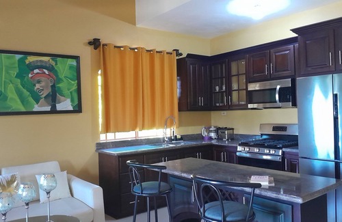 Cousins Cove Apartment | Seaview Escape two-bedroom apartment