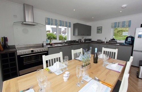 Isle of Barra Cottage | SEAVIEW, family friendly, with a garden in Castlebay