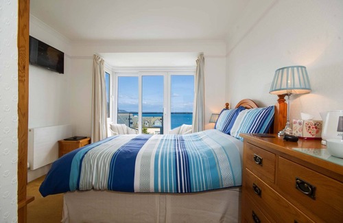 West Looe Bed & Breakfast | Seaview