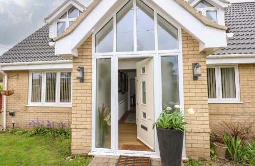 Pakefield House | Seaview