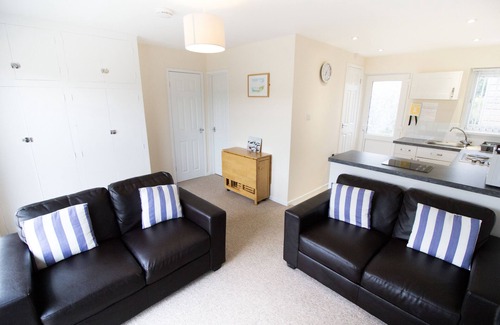 Seaview Cottage | Seaview Holidays - Salterns Village