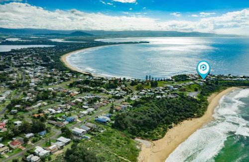 Culburra Beach House | Seaview I Pet Friendly with Stunning Views I 1 Min to Beach