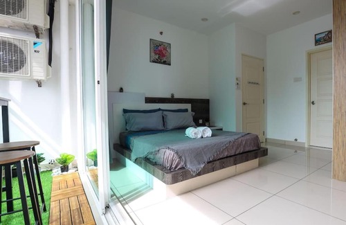 Downtown George Town Apartment | Seaview Komtar view, Georgetown, Mansion One
