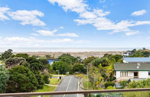 Mangawhai Heads House | Seaview Lookout - Mangawhai Heads Holiday Home