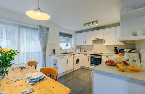 Porthleven House | Seaview Moorings