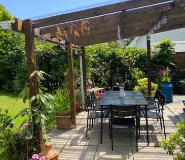 Ardamine House | Seaview, Poulshone