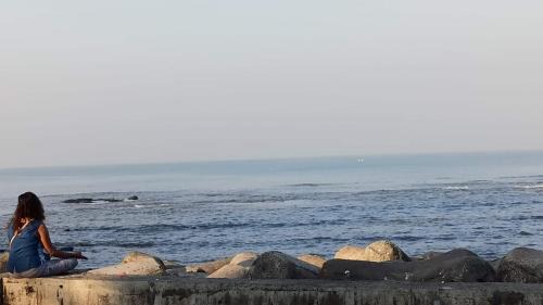 Bandra West House | SEAVIEW Room Bandra W Bandstand Nr Taj WOMEN ONLY