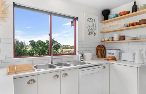 Mangawhai Heads House | Seaview Sanctuary - Mangawhai Holiday Home