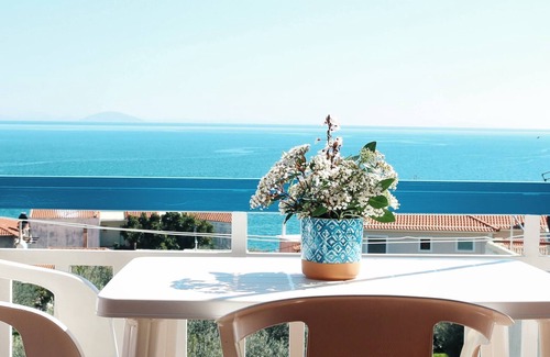 Kefalari Apartment | Seaview - Selfcatering Apartment - Helen No 1