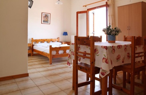 Kefalari Apartment | Seaview - selfcatering apartment - Helen No 2