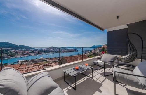 Gruz Apartment | Seaview Sunset Oasis