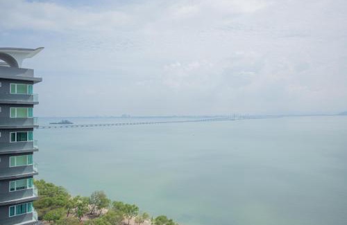 Kampung Sungai Nibong Apartment | Seaview SuperCondo, near Queensbay