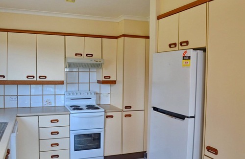 South West Rocks House | Seaview Townhouse 4 - walk to the beach