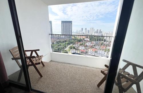 Tanjung Bungah Apartment | Seaview Water Purify Cozy Comfortable for Short & Long Stay in The Landmark by Katana