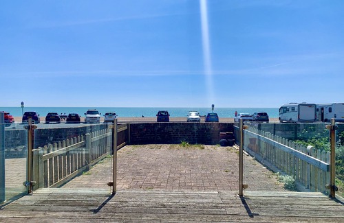 Seaford Apartment | Seaview your house on the sea.