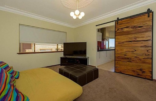 South Bunbury House | Seaviews on Ramillies