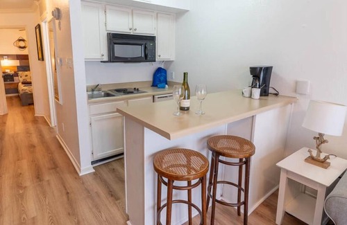Galveston Condo | Seawall Escape @ Victorian Condos