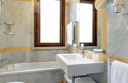 Marsala Hotel | SEAWATER HOTEL BIO & BEAUTY SPA