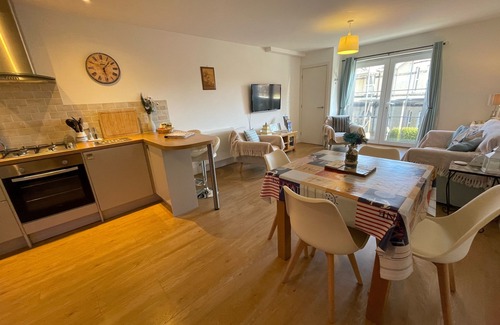 Sandown Apartment | Seaways, in Sandown,for a great relaxing holiday, Family friendly, free parking