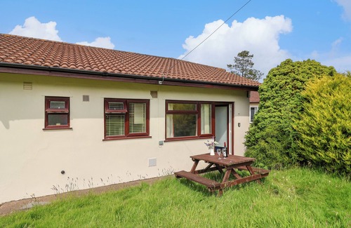 Sidmouth Cottage | SEAWEED, pet friendly, with a garden in Sidmouth