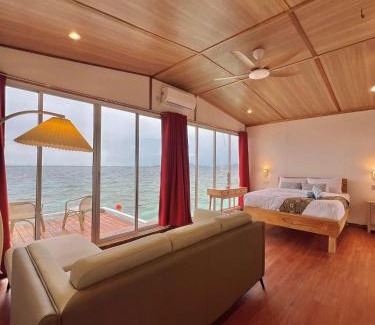 Sabah Bed & Breakfast | Seaweed Village Deluxe Room