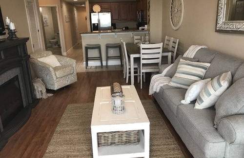 Gulf Shores Condo | SEAWIND #1704~CORNER UNIT with DOUBLE BALCONY! *THREE rooms w/balcony access!*