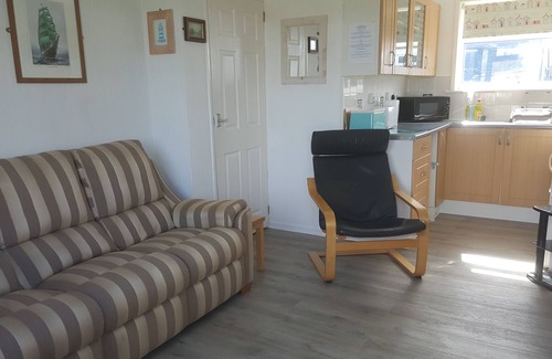 Sandown Ski Chalet | Seawinds Chalet holidays by the sea