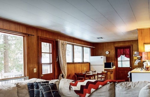 South Casco Cottage | Sebago Lake Waterfront Cottage With Sandy Beach & Boat Dock