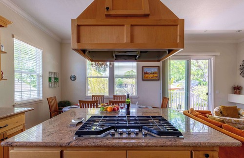 Graton House | Sebastopol, Hot Tub, BBQ, Nature & Family Fun
