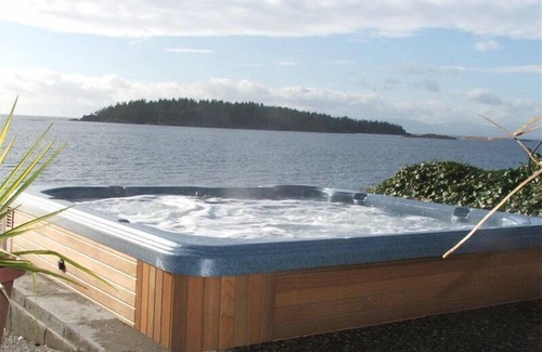 West Sechelt Cottage | Sechelt Oceanfront Suites