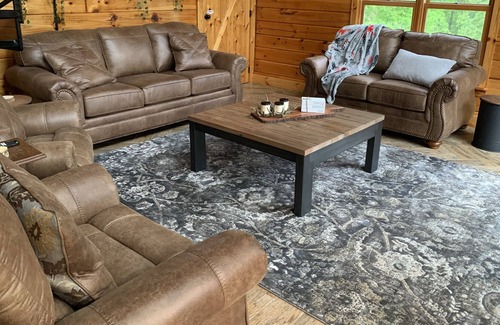 Ellijay Cabin | Secluded 17 acres Log Cabin-Minutes to Carter's Lake