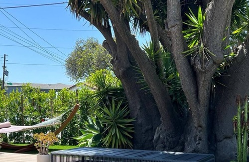 Ladera Heights House | Secluded 2BR Unit near Beach (SH1-LAD)