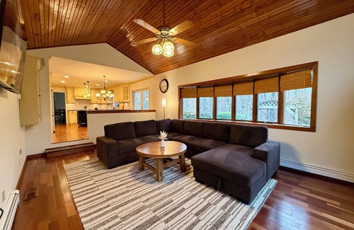 Galloway House | Secluded 3-Acre Retreat – Private King Suite, Full Kitchen, Near Atlantic City!
