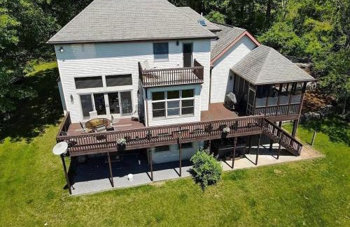 State College House | Secluded 4 bedroom with hot tub minutes from campus