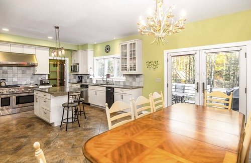 Killington House | Secluded 5K Sq Ft Retreat: Sauna, Hot Tub & Games