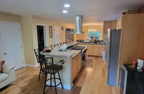 Back Loop House | Secluded and beautiful Mendenhall Valley retreat just 2.8 miles from the glacier