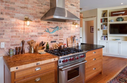 Edgecomb House | Secluded and Majestic Waterfront Family Compound