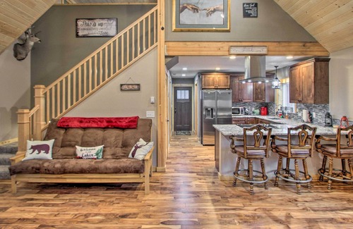Paradise Estates House | Secluded Ashford Getaway w/ Fire Pit + Grill!