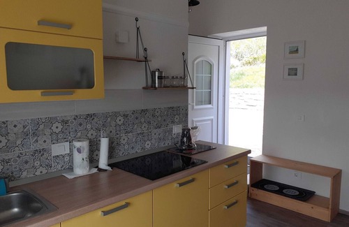 Lucija Apartment | Secluded Authentic Apartment with Terrace - Studio Apartment with Terrace