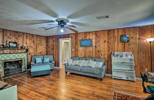 Clinton House | Secluded Baton Rouge Area Hideaway with Lawn!