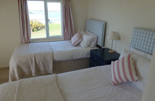 Caergeiliog House | Secluded Beach House