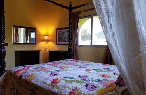 Tropaco Point Bed & Breakfast | Secluded Bed & Breakfast Villa overlooking Magens Bay and minutes from the beach
